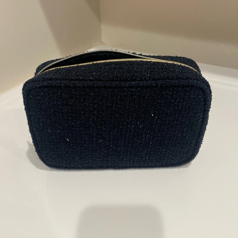 CHANEL MAKEUP POUCH limited edition for the holiday 2025